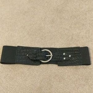 Black Small clenched waist belt